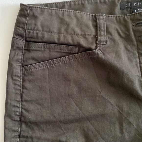 Theory Cotton Stretch Kachile Pants button fly stepped hem dark military green 8 - Picture 6 of 15